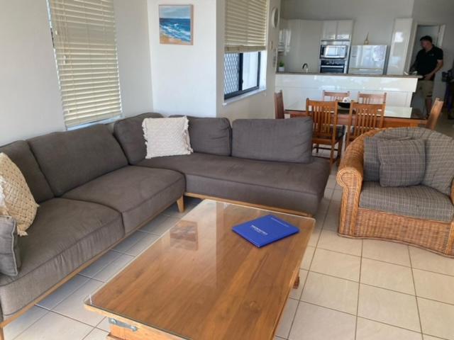Kings Row Apartments Καλούντρα Εξωτερικό φωτογραφία
